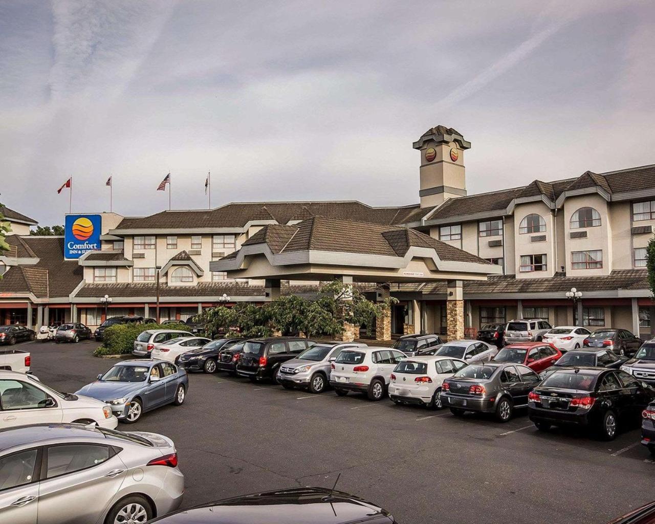 Comfort Inn & Suites Victoria Bagian luar foto